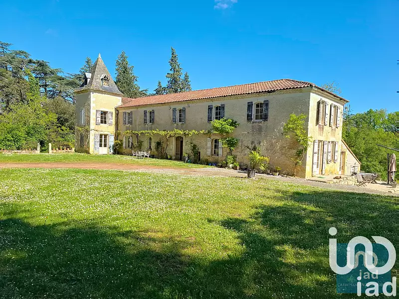 Maison, 261 m²