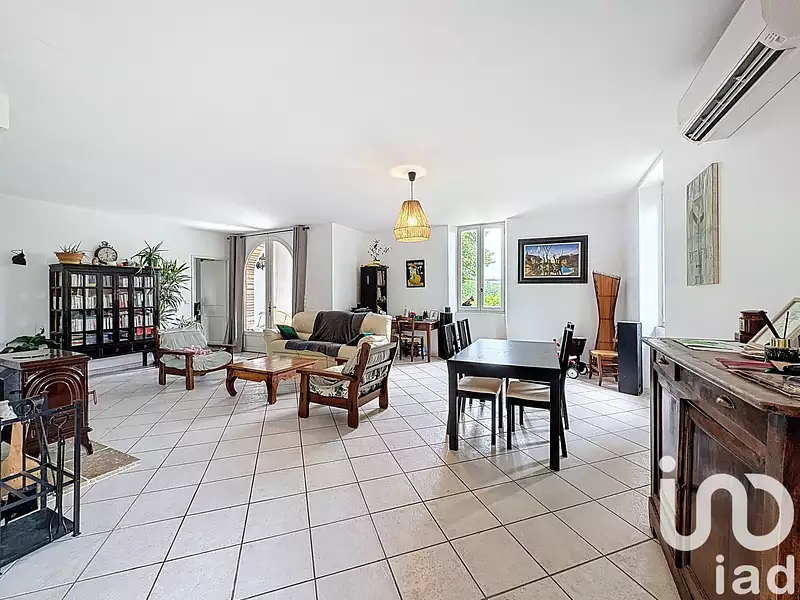 Maison, 185 m²