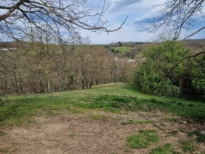 Terrain, 86 000 m²