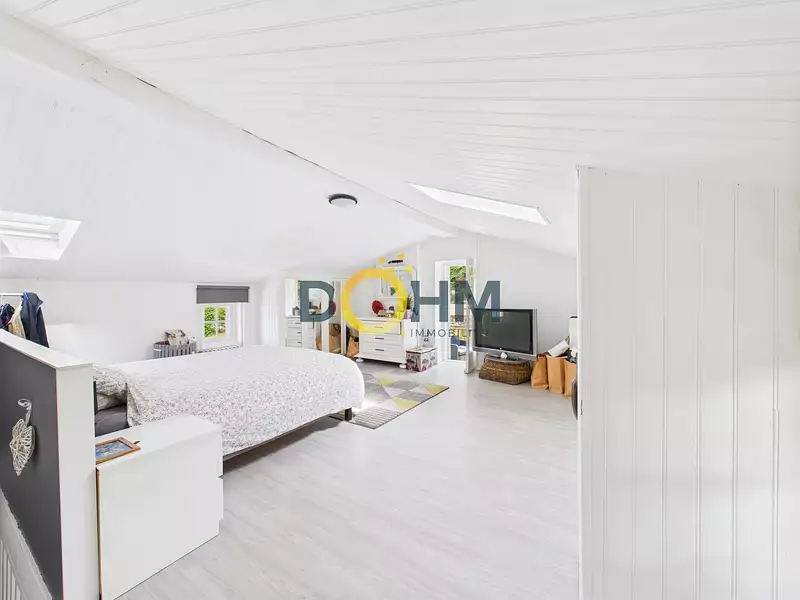 Maison, 243 m²