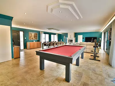 Maison, 373 m²