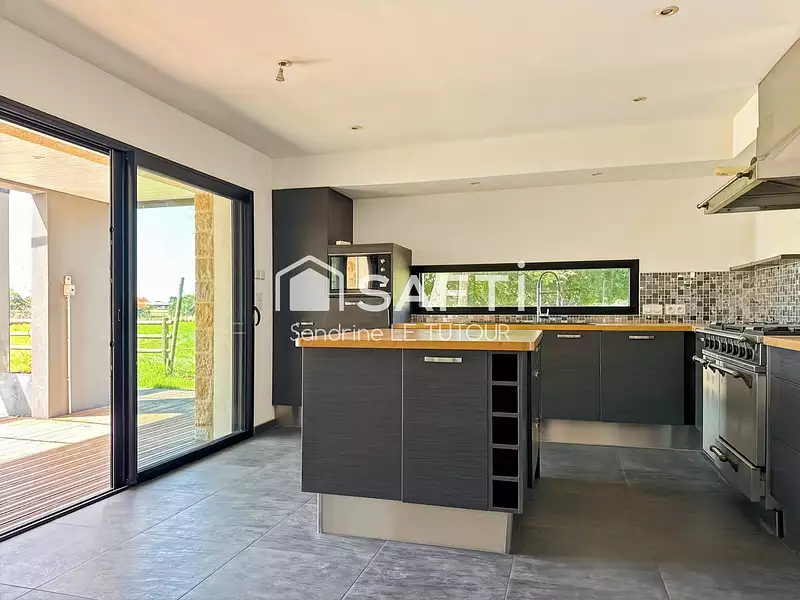 Maison, 285 m²