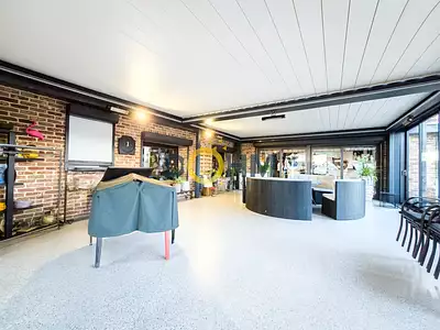 Maison, 305 m²