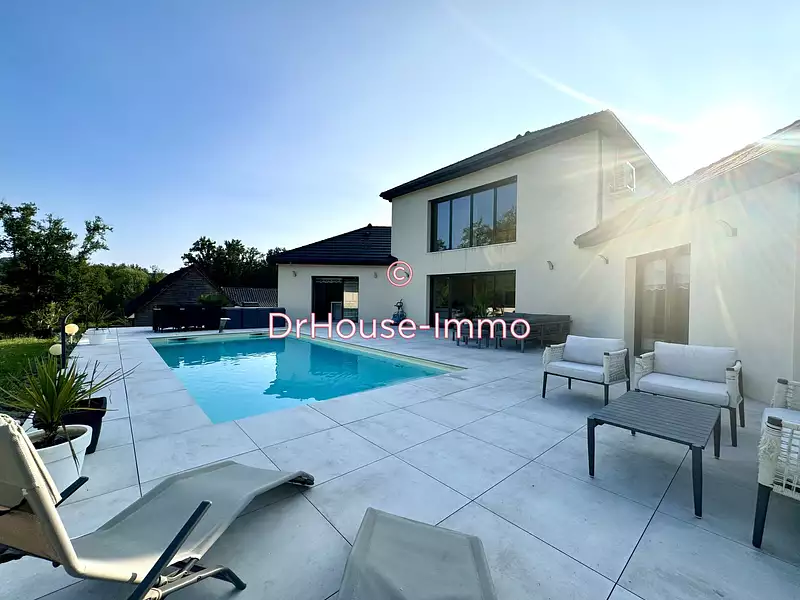 Maison, 250 m²