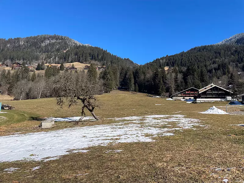 Terrain, 676 m²