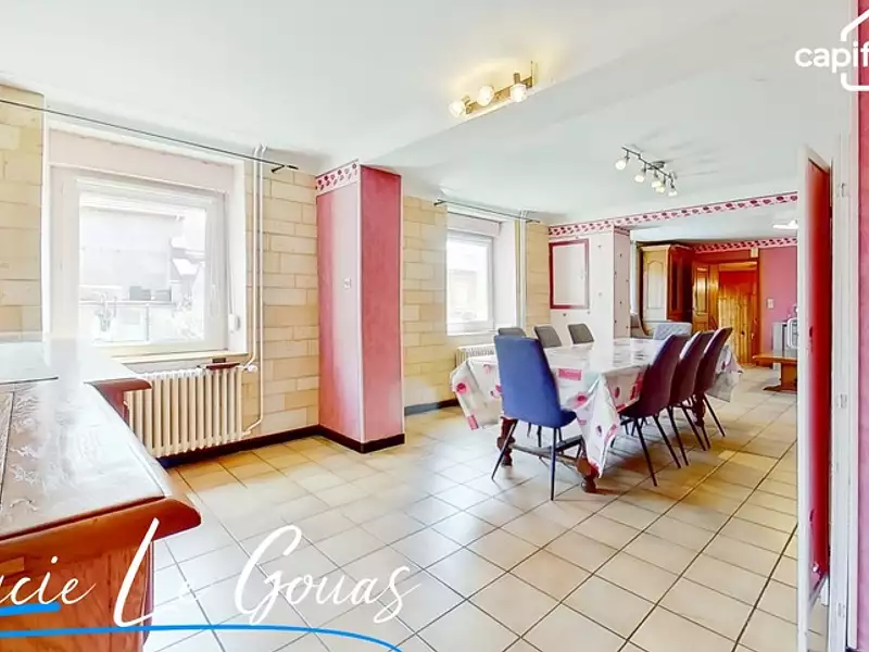 Maison, 233 m²