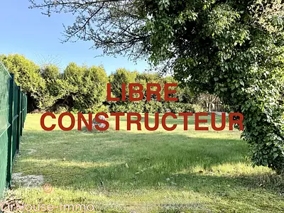 Terrain, 700 m²
