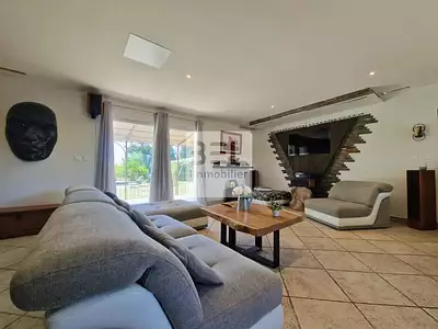 Maison, 220 m²