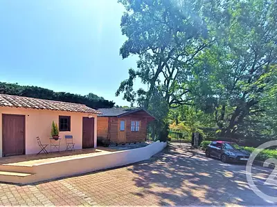 Maison, 245 m²