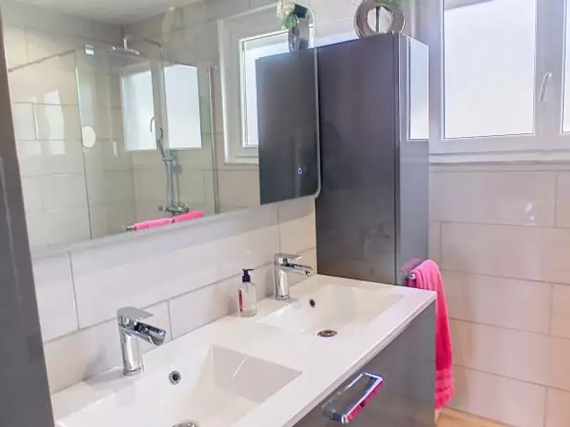 Maison, 205 m²
