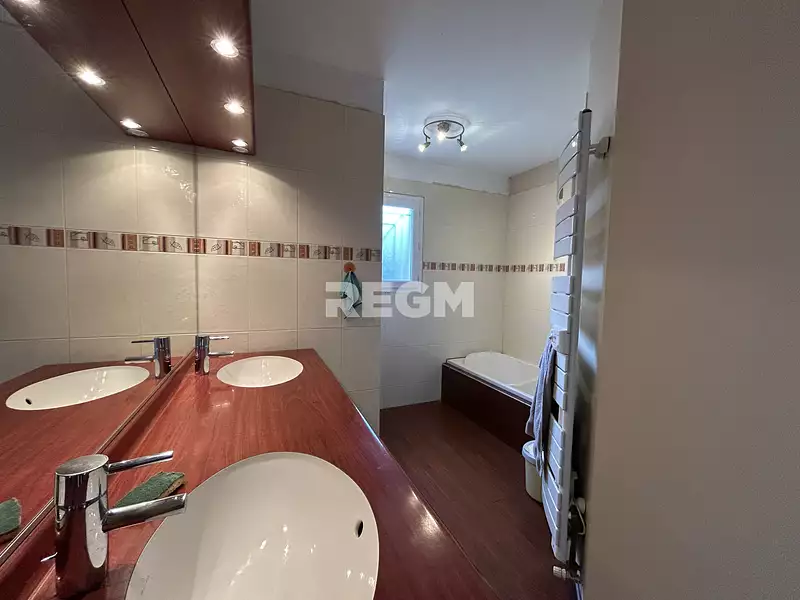 Maison, 147 m²
