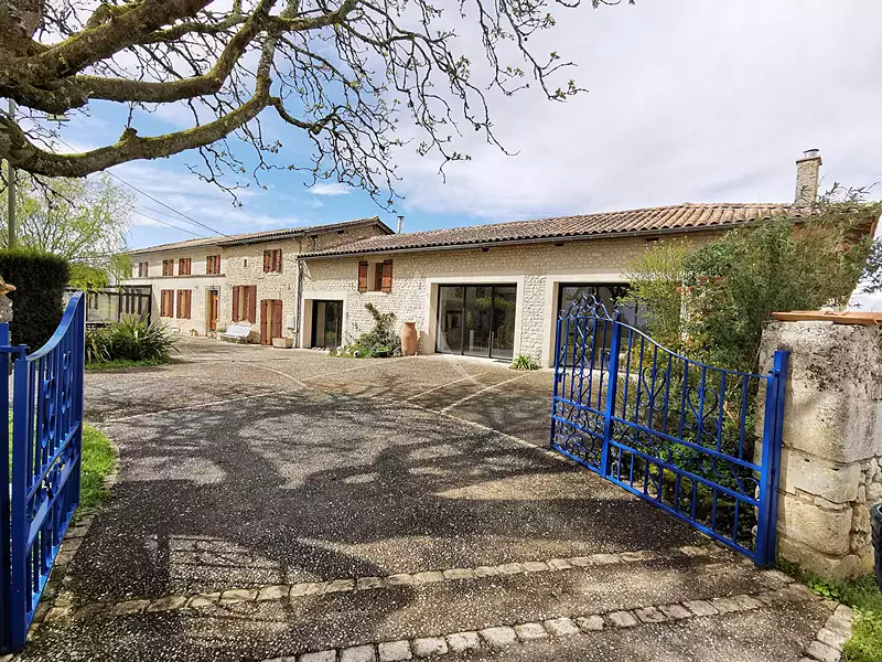 Maison, 373,26 m²