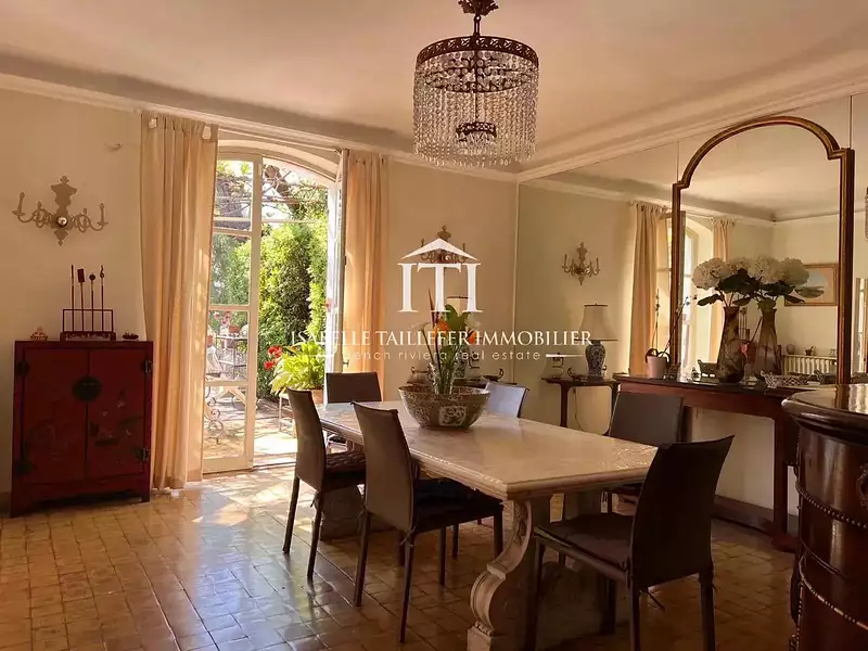 Maison, 280 m²