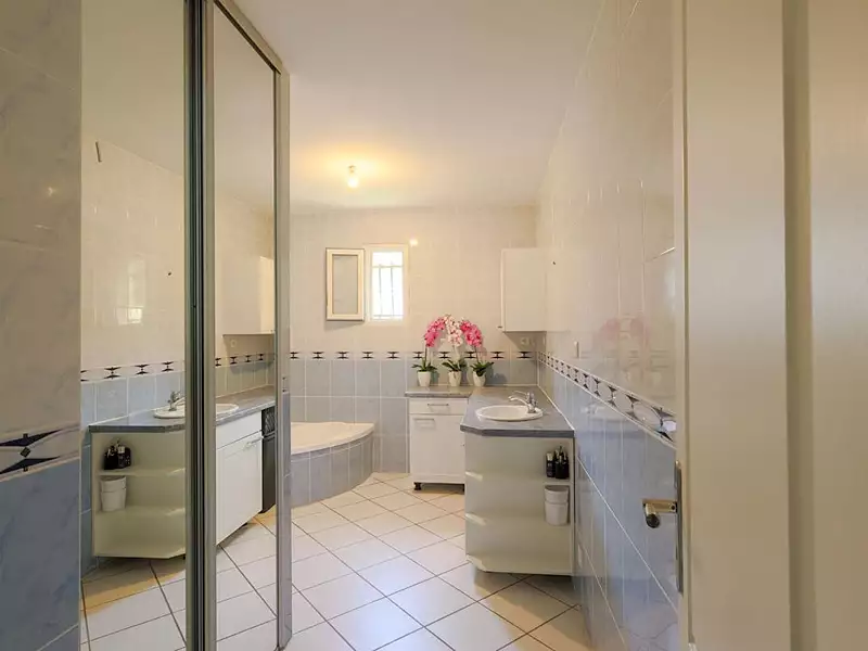 Maison, 182 m²