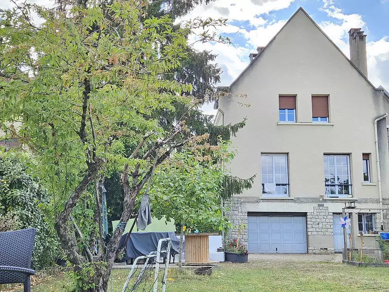 Maison, 166 m²