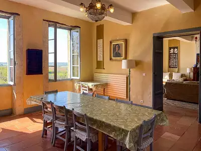 Maison, 594 m²