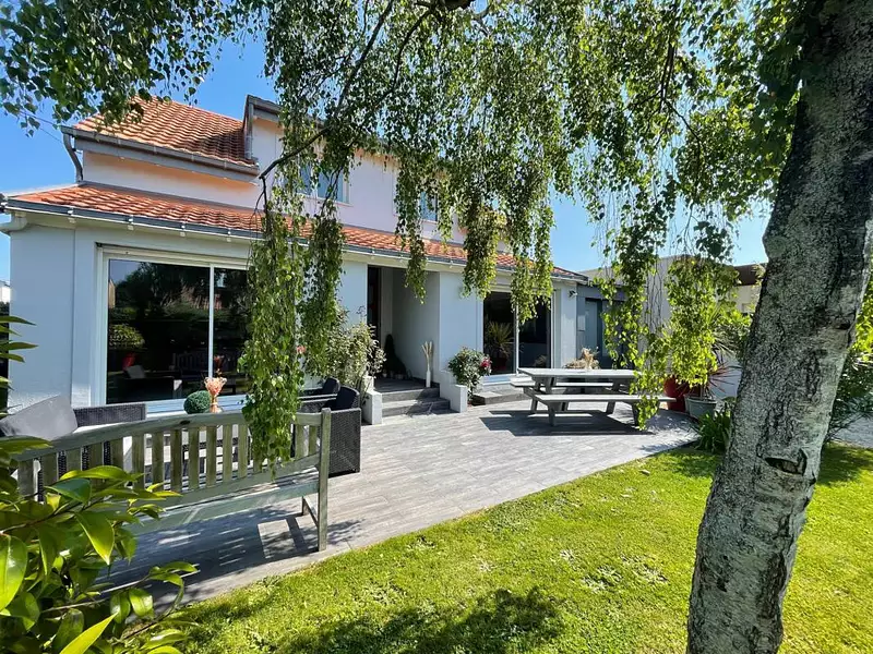 Maison, 168 m²