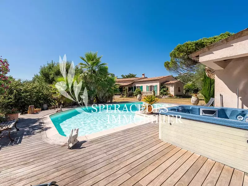 Maison, 177 m²