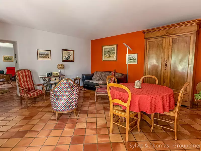 Maison, 326,6 m²