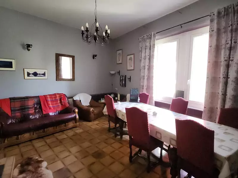 Maison, 250 m²