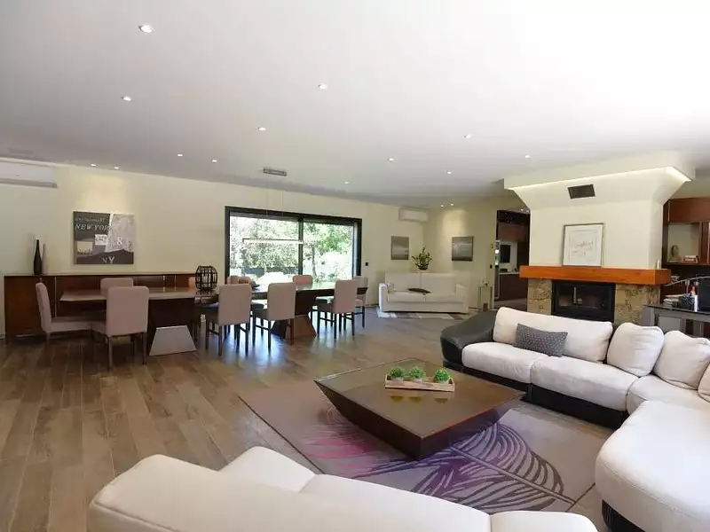 Maison, 257 m²