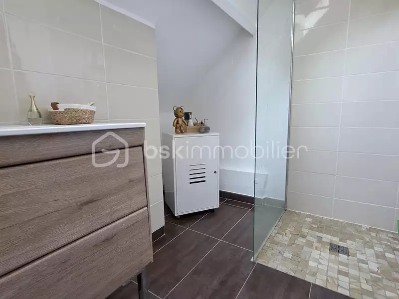 Maison, 230 m²