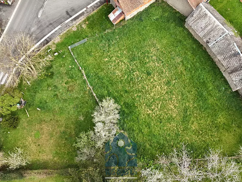 Terrain, 1 020 m²
