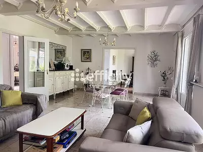 Maison, 240 m²