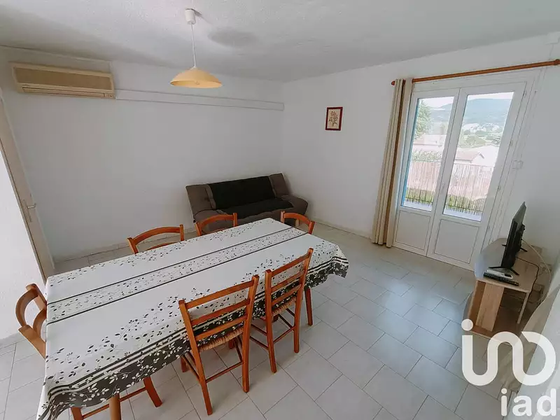 Immeuble, 719 m²
