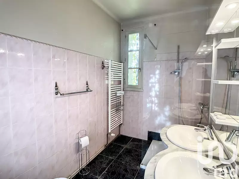 Maison, 225 m²
