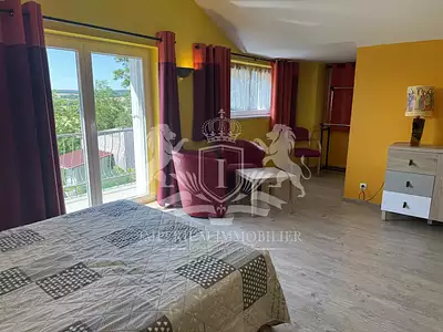 Maison, 255 m²
