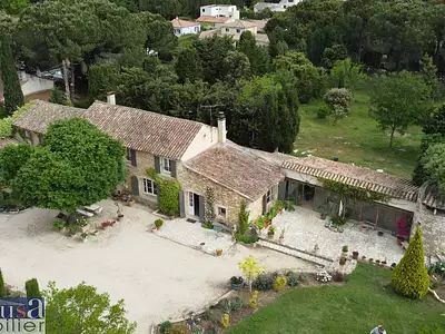 Maison, 196 m²