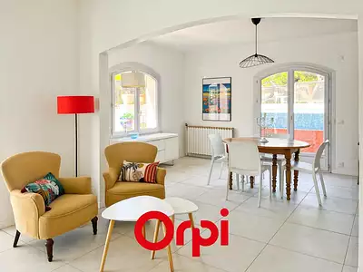 Maison, 240 m²