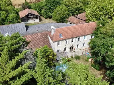 Maison, 1 200 m²