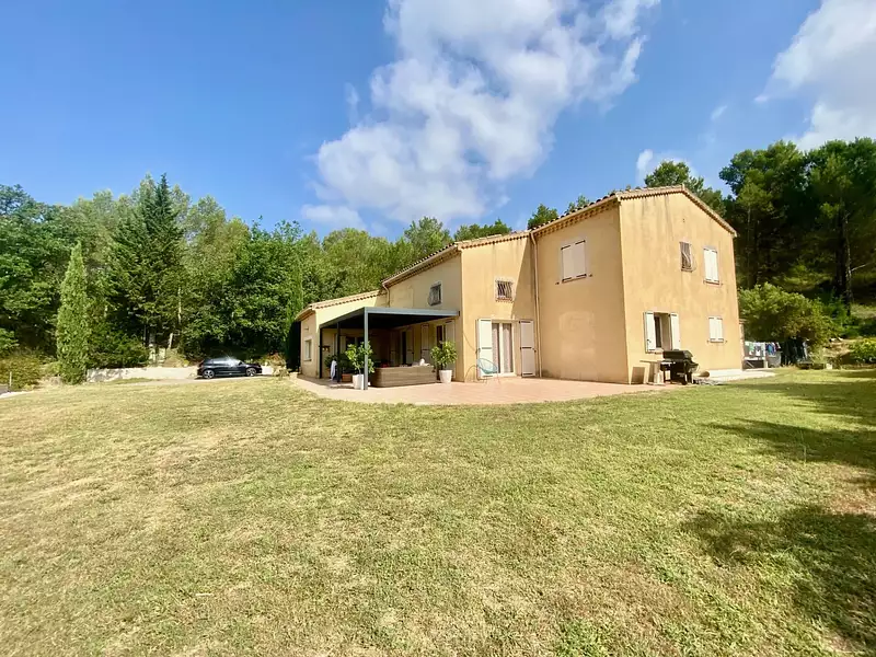 Maison, 245 m²
