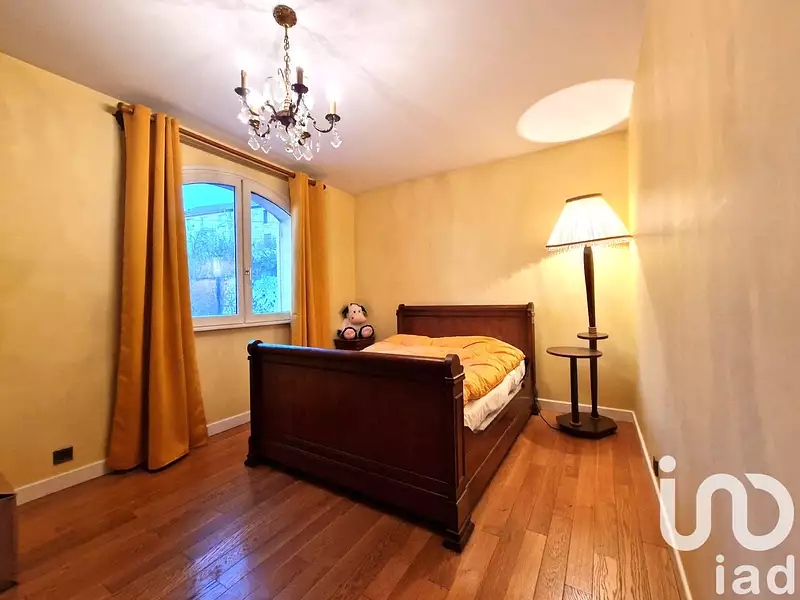 Maison, 230 m²
