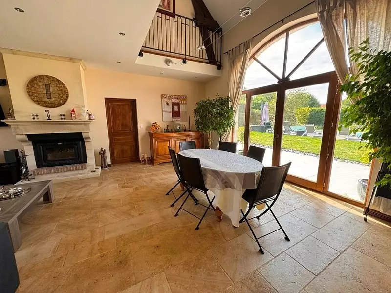 Maison, 270 m²