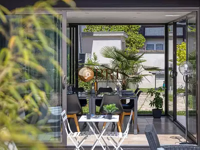 Maison, 195 m²