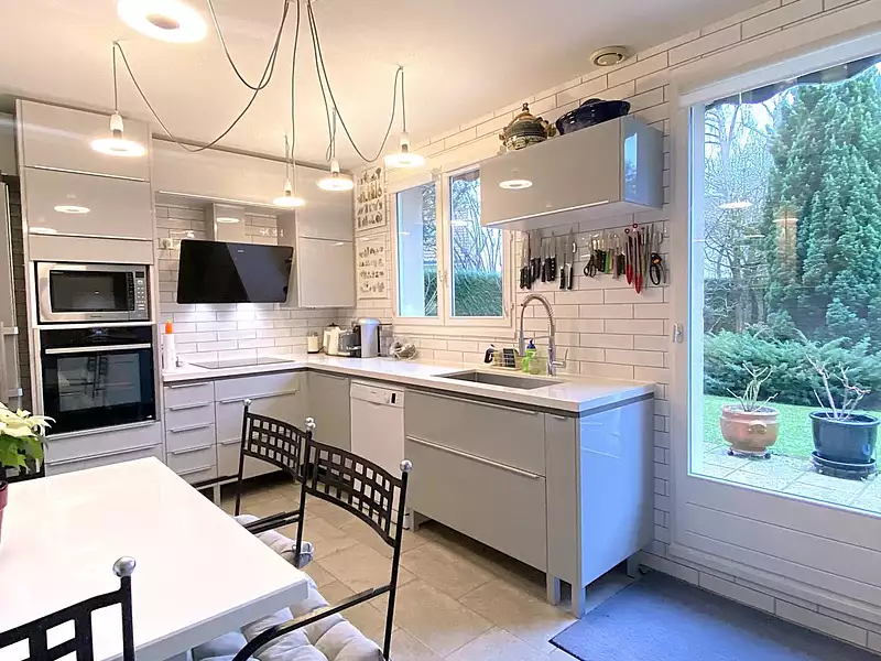 Maison, 246 m²