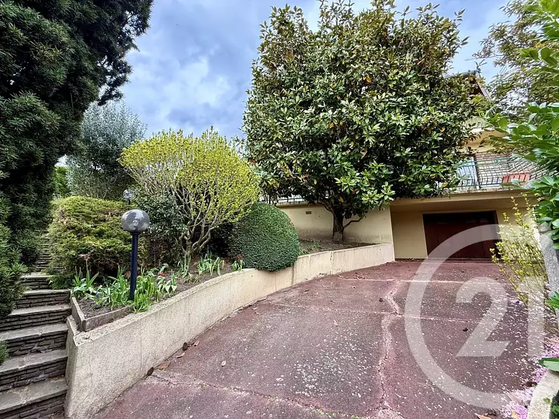 Maison, 215 m²