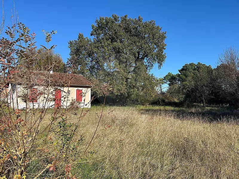 Terrain, 716 m²