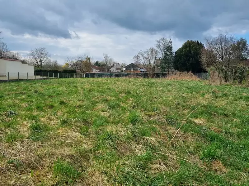 Terrain, 800 m²