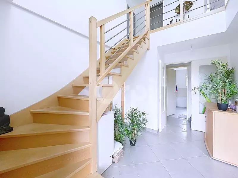 Maison, 166 m²