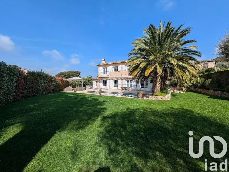 Maison, 197 m²