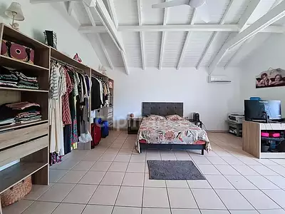 Maison, 196 m²
