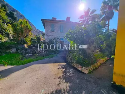 Maison, 818 m²