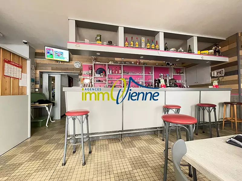 Immeuble, 120 m²