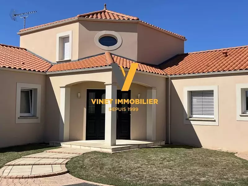 Maison, 220 m²