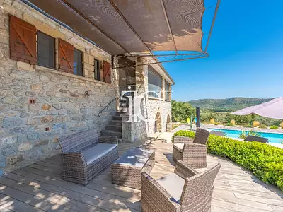 Maison, 166 m²