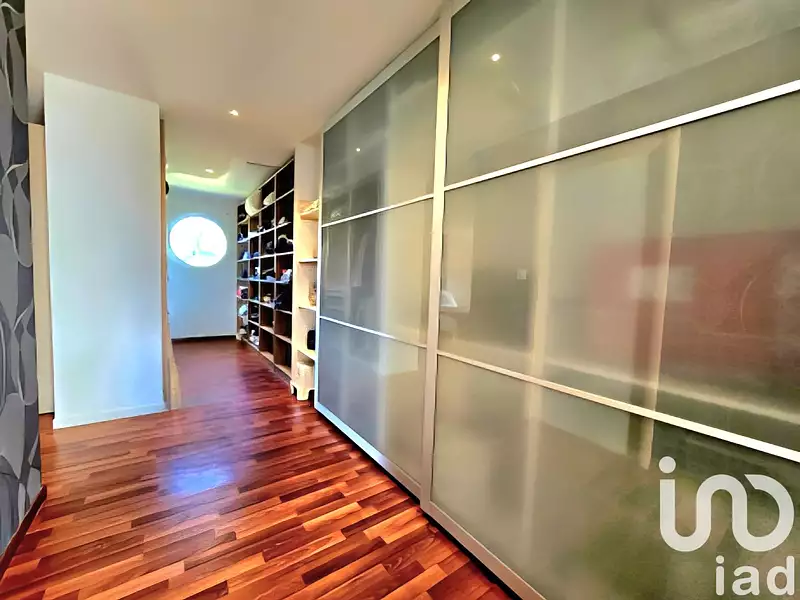 Maison, 375 m²